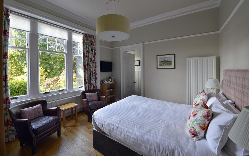 Torrdarach House Bed & Breakfast Питлохри Екстериор снимка